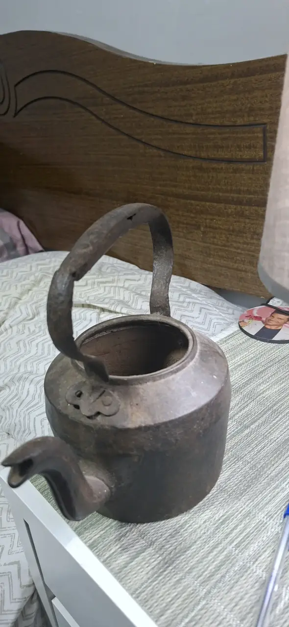 Tetera antigua de metal - 2