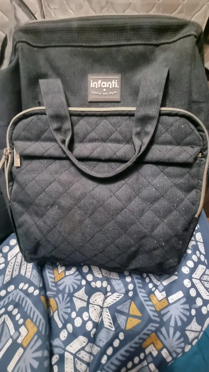 Bolso pañalera Infanti negro