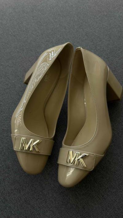 Zapatos MK Jilly Flex Pump Size 35/36 Originales - miniatura 6