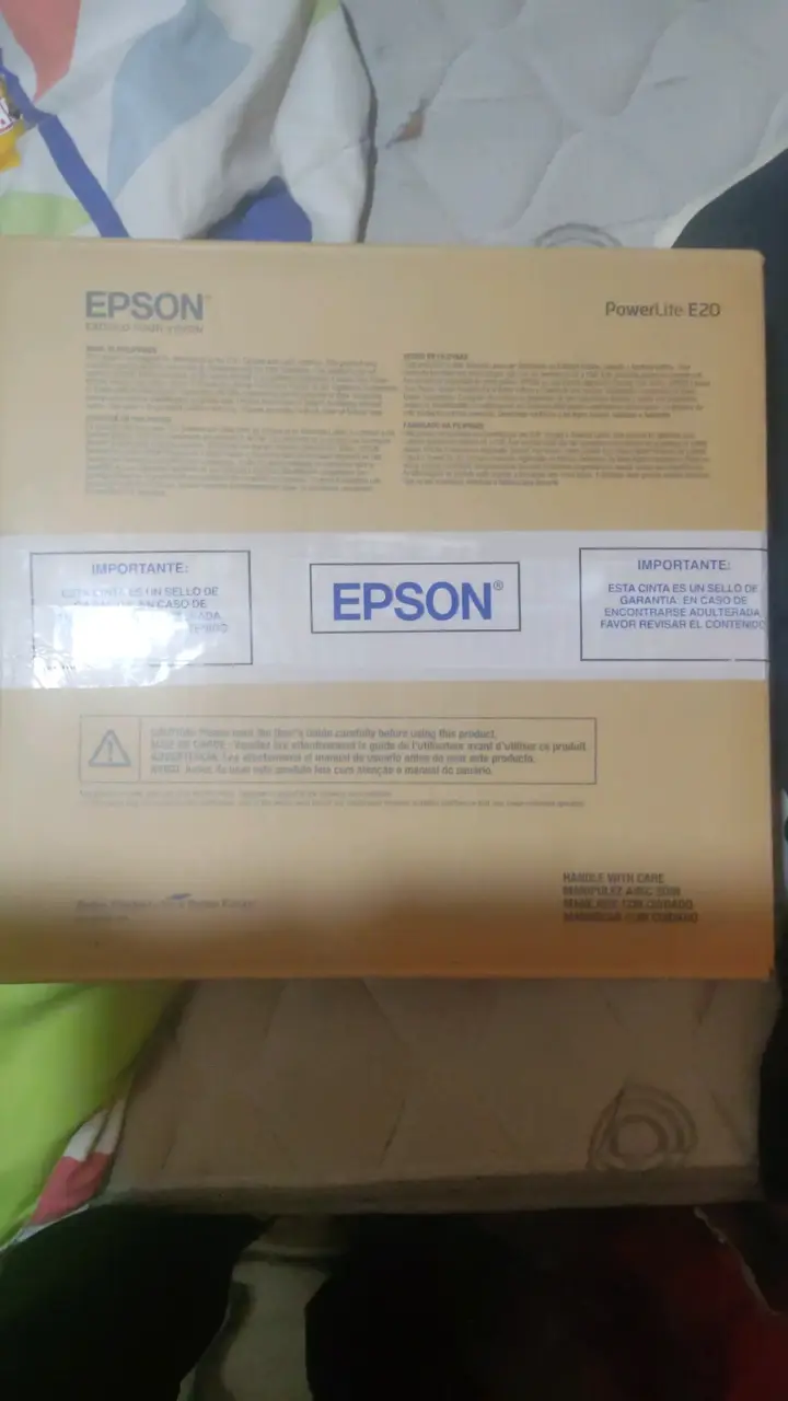Proyector Epson PowerLite E20 - 1