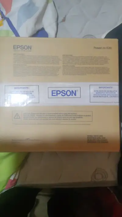 Proyector Epson PowerLite E20 - miniatura 1