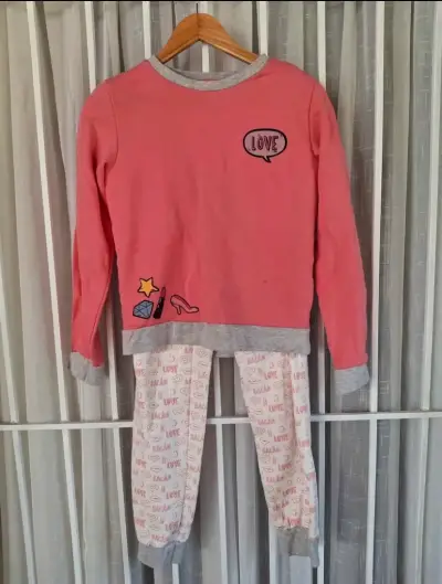 Polerón gris y rojo Tribu - miniatura 3