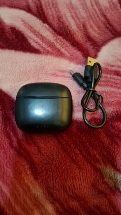 Auriculares inalámbricos negros - miniatura 2
