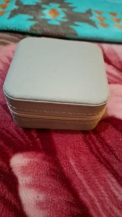 Estuche para joyas gris - miniatura 2