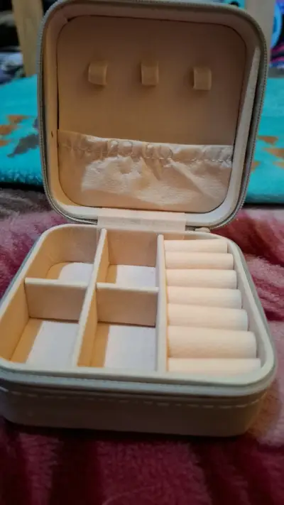Estuche para joyas gris - miniatura 3