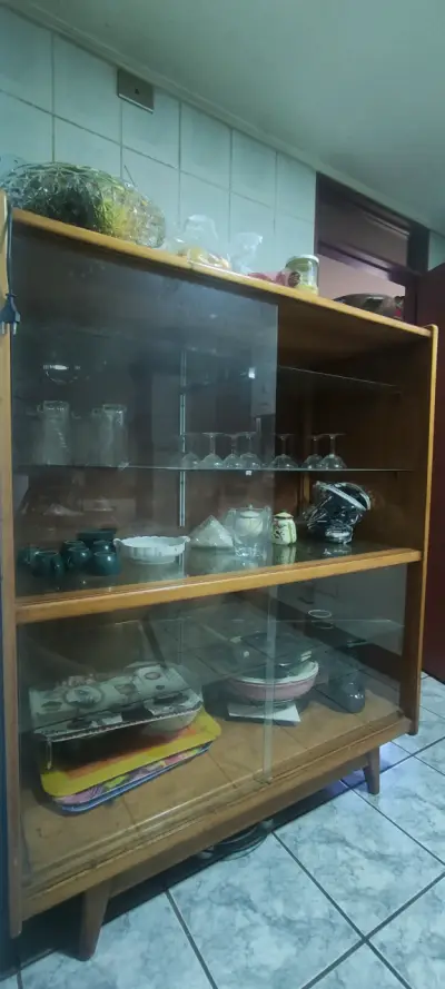 Vitrina antigua de madera maciza - miniatura 1