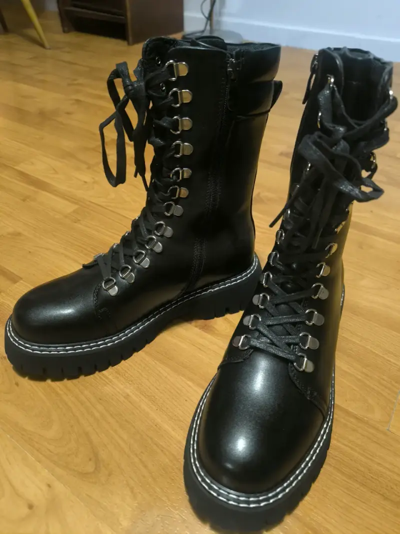 Botas negras con cordones - 4