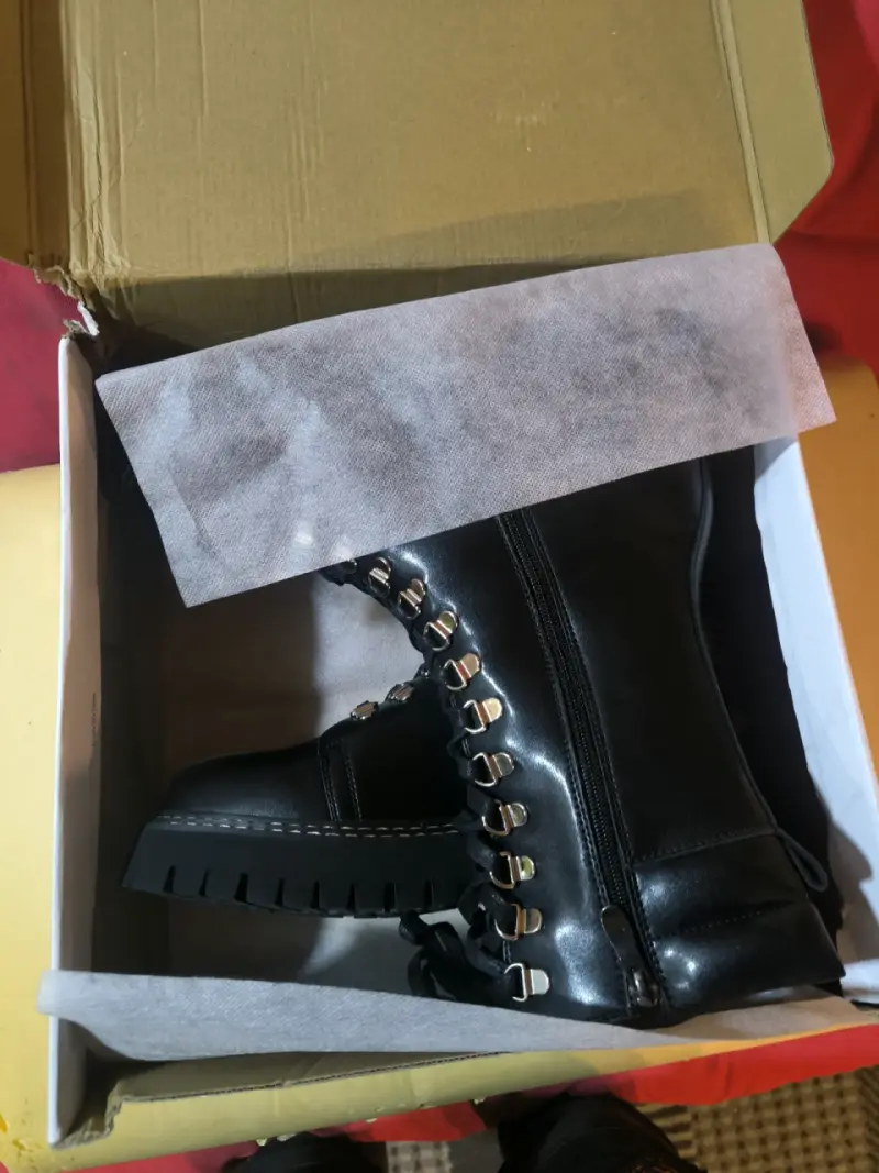 Botas negras con cordones - 5