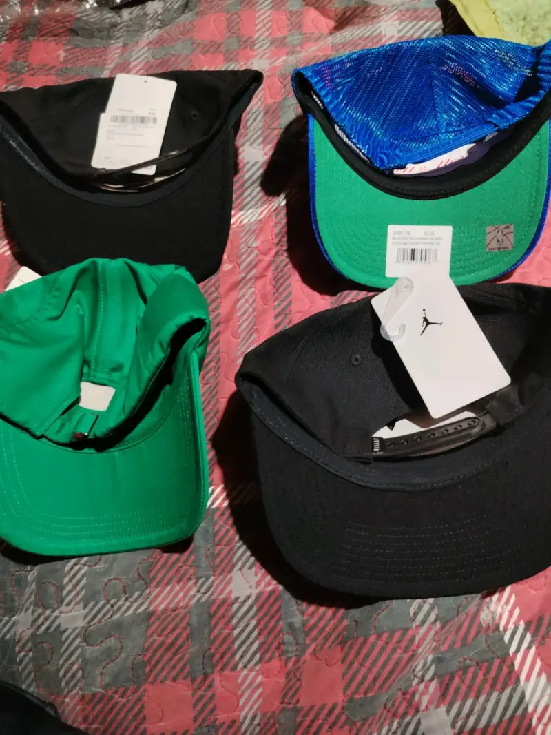 Gorros deportivos variados - 2