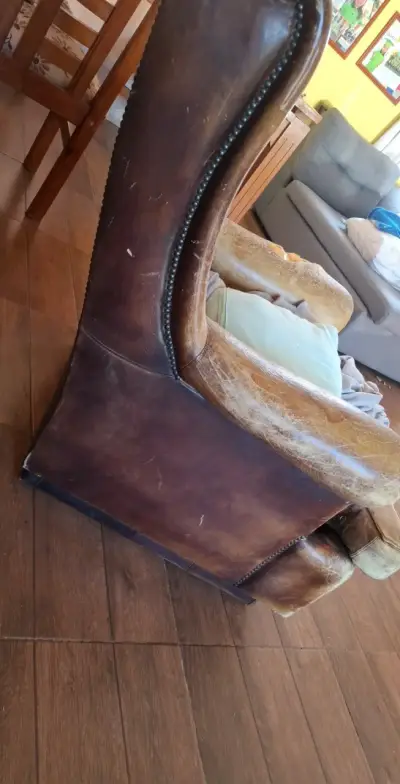 Sillón de cuero marrón - miniatura 2