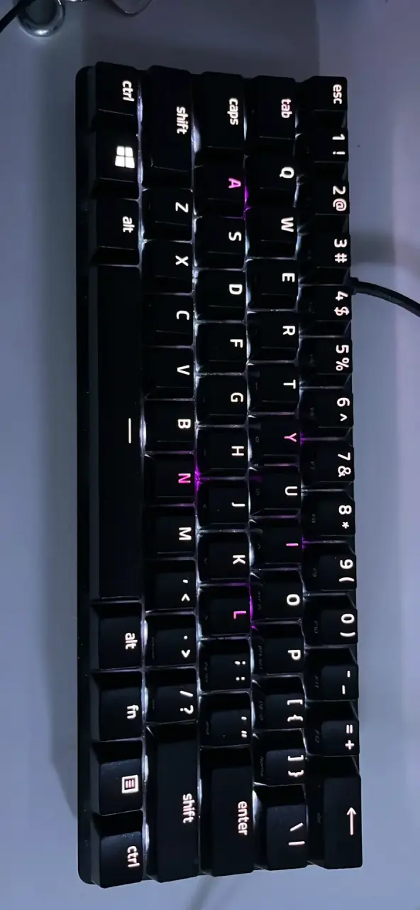 PC Gamer con gabinete iluminado - 3