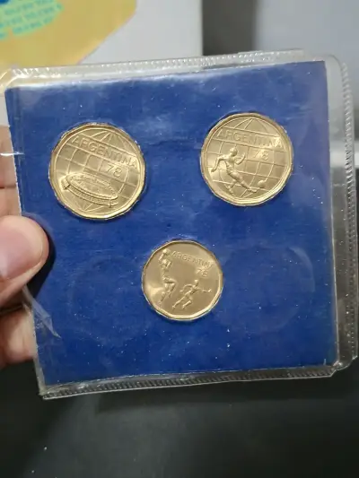 Set monedas emisión 1977 Mundial Futbol Argentina - miniatura 3