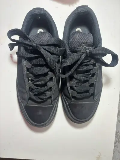 Zapatillas negras casuales - miniatura 2