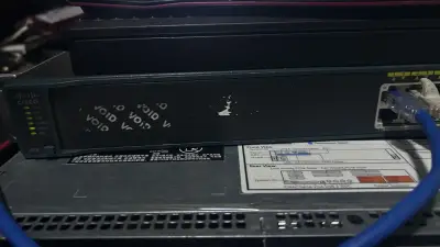 RAMATE Switch Cisco Catalyst 2960-24PoE - miniatura 3