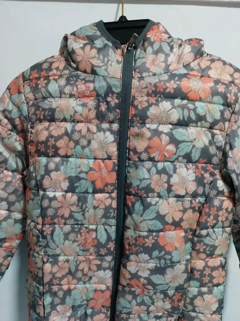 Parka floral con capucha ,colloky talla 10 - 4