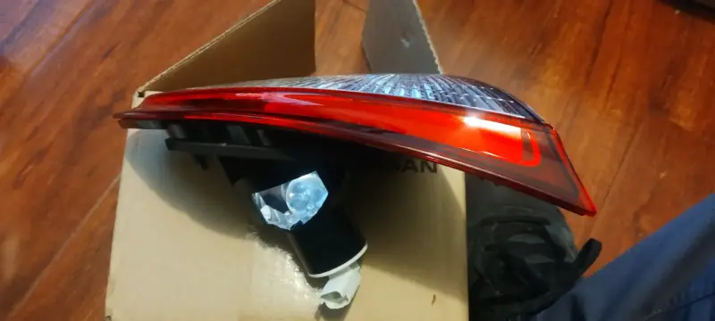 Foco izquierdo portalón Nissan Qashqai - 5