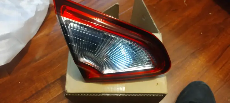 Foco izquierdo portalón Nissan Qashqai - 6