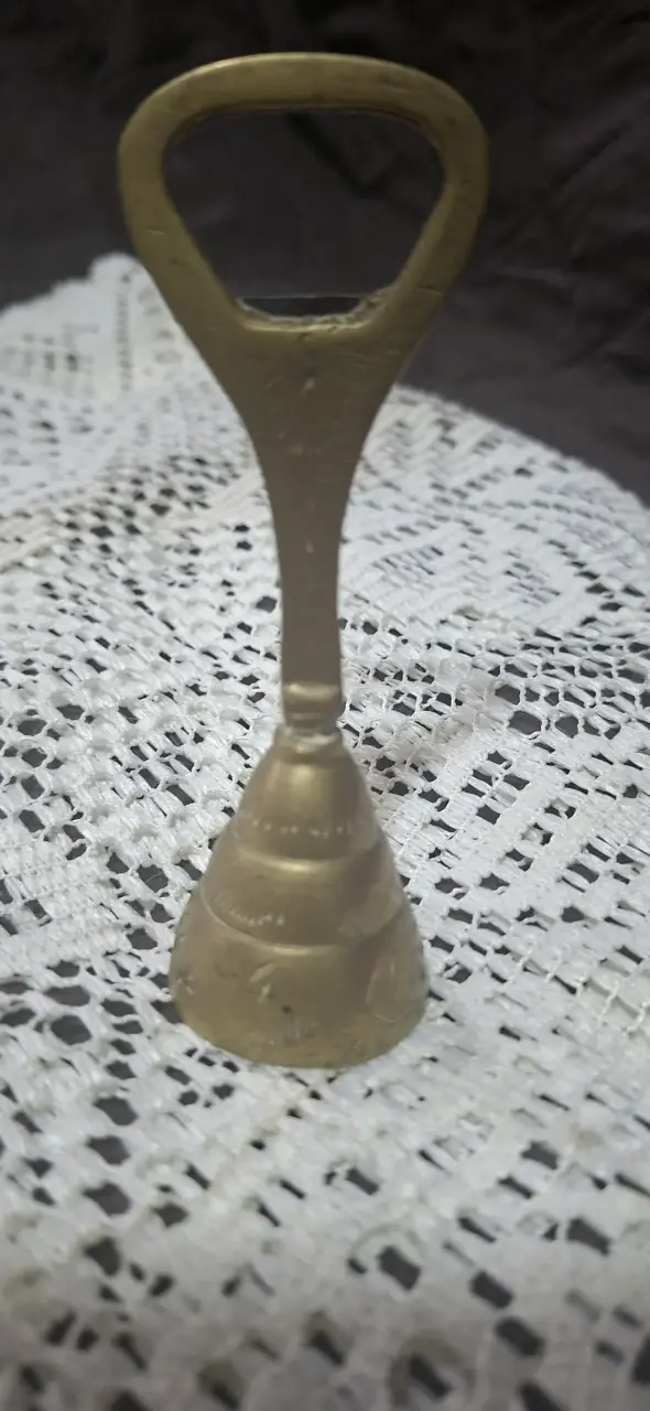 Destapador vintage de bronce - 2
