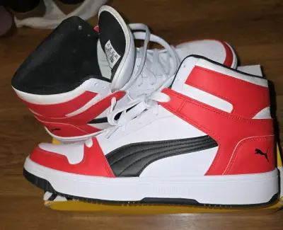 Zapatillas Puma blancas y rojas - miniatura 4
