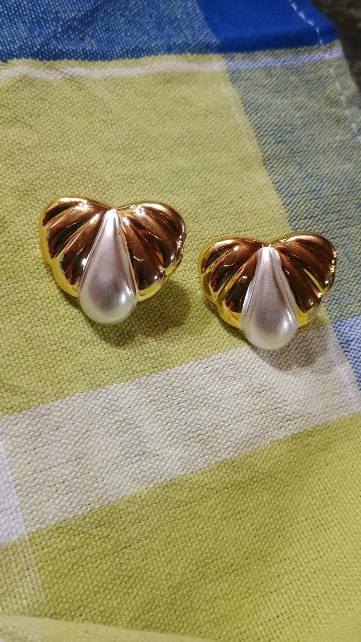Aros vintage dorados y perlas - 1