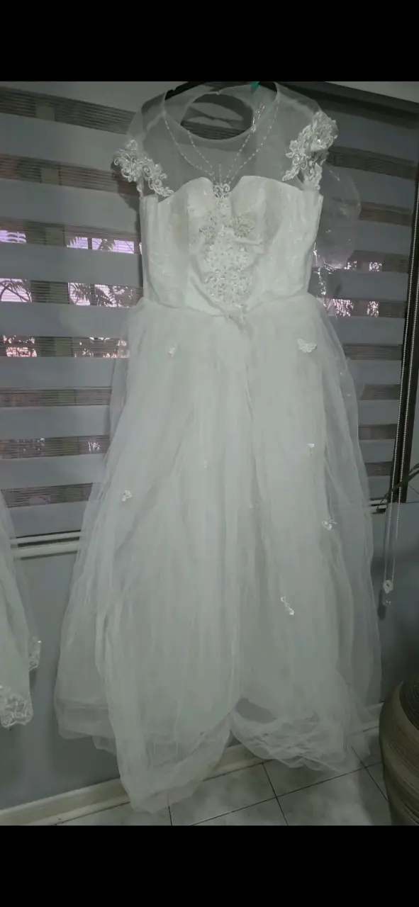 Vestido de novia con encaje - 3