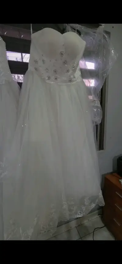 Vestido de novia con encaje - miniatura 5