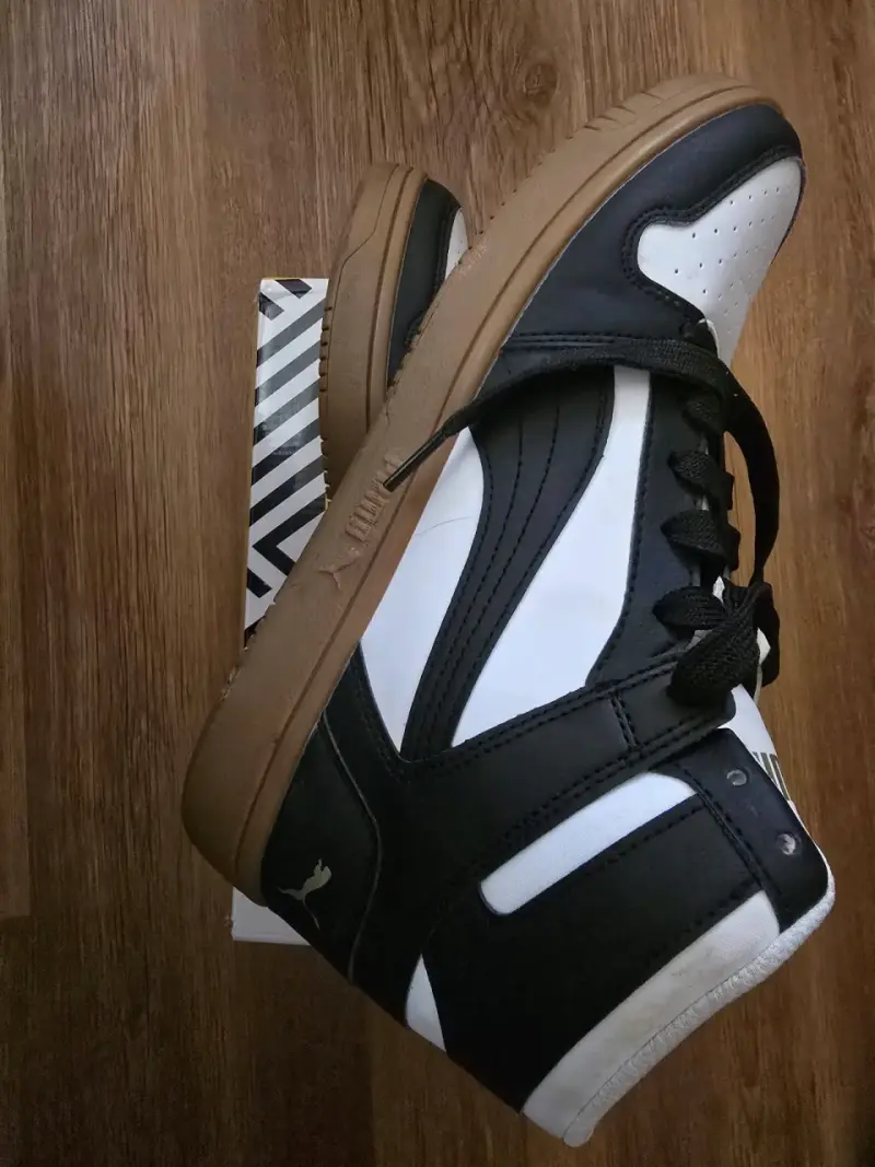Zapatillas Puma blancas y negras - 4