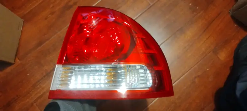 Foco trasero derecho Chevrolet Corsa Plus - 6