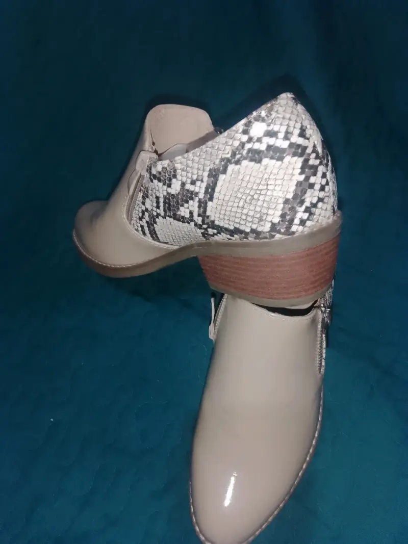 Botines beige con reptil sintético - 3