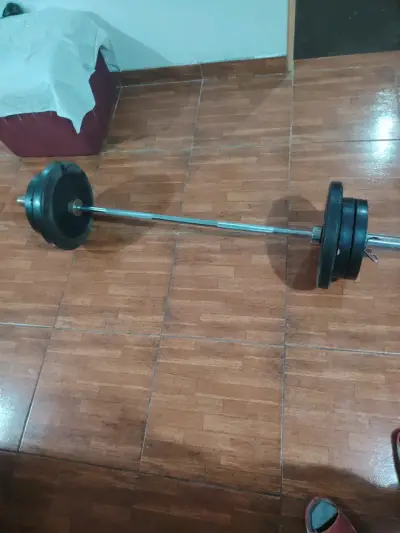 Barra de pesas con discos - miniatura 2