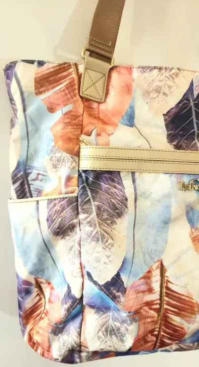 Bolsa Leah Btclteatim Beige con Hojas Kippling - miniatura 4