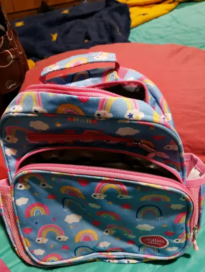Mochila infantil con arcoiris - miniatura 3