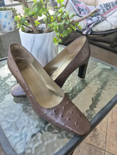 Zapatos de tacón marrones 💯 cuero charles jourdan - miniatura 1