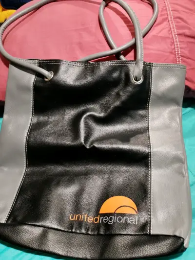 Bolso negro y gris - miniatura 1