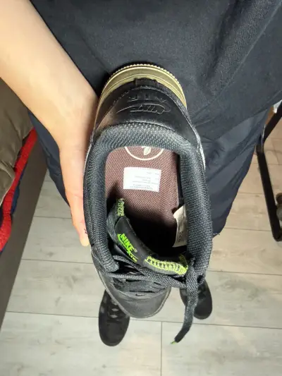 Zapatillas negras Nike Air usadas - miniatura 4