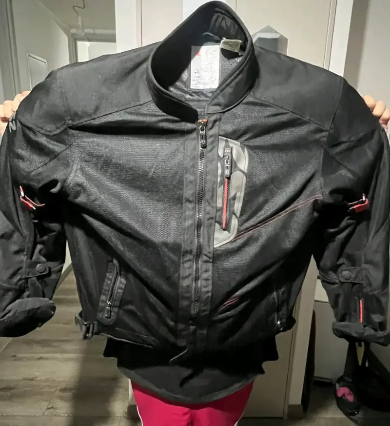Chaqueta moto negra con cremalleras - 1