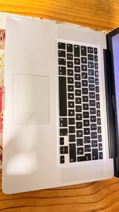 Laptop MacBook usada - miniatura 4
