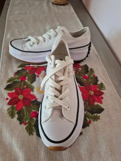 Zapatillas  Blanca Converse con plataforma - miniatura 3