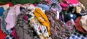 Lote de ropa variada para mujer, hombre y niño - 2