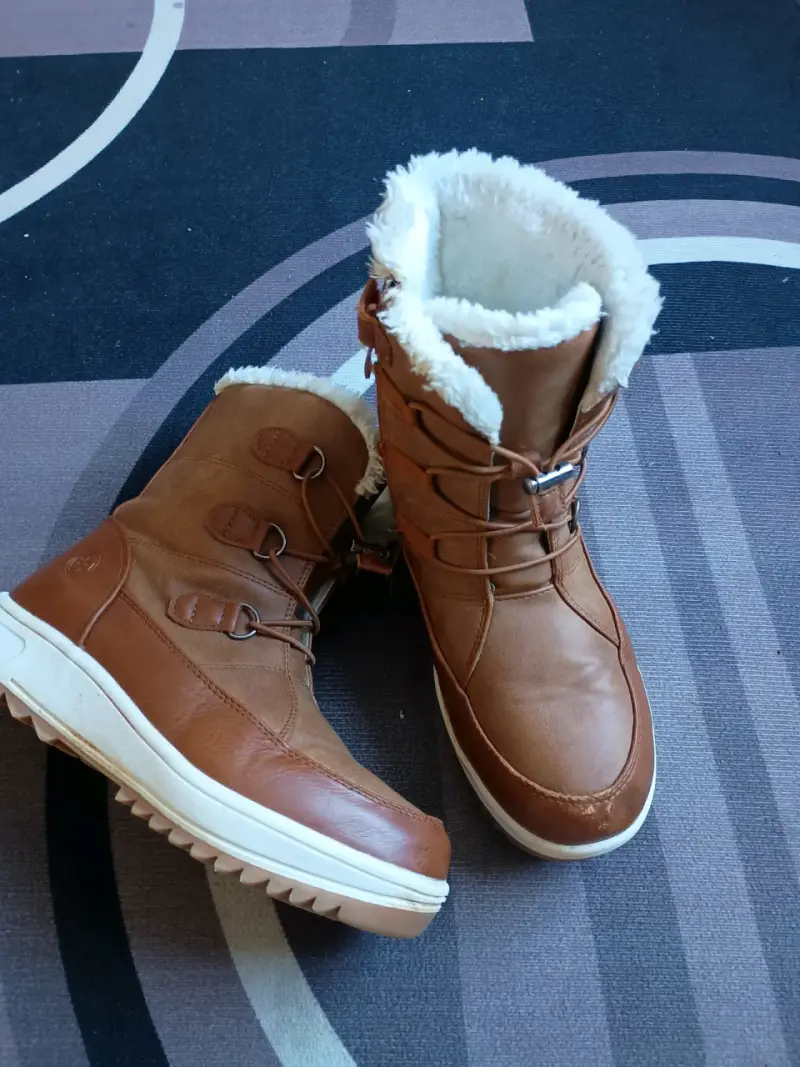 Botas de cuero marrón