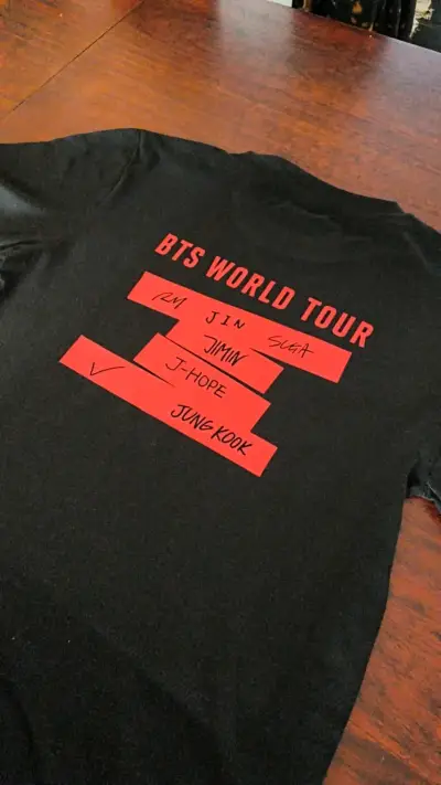 Polera negra Arirang BTS - miniatura 2