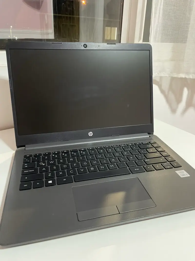 HP Laptop Intel Core i3 4GB RAM - 3
