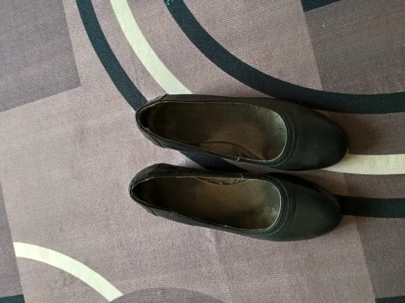 Zapatos negros de mujer - 1