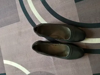 Zapatos negros de mujer - miniatura 1