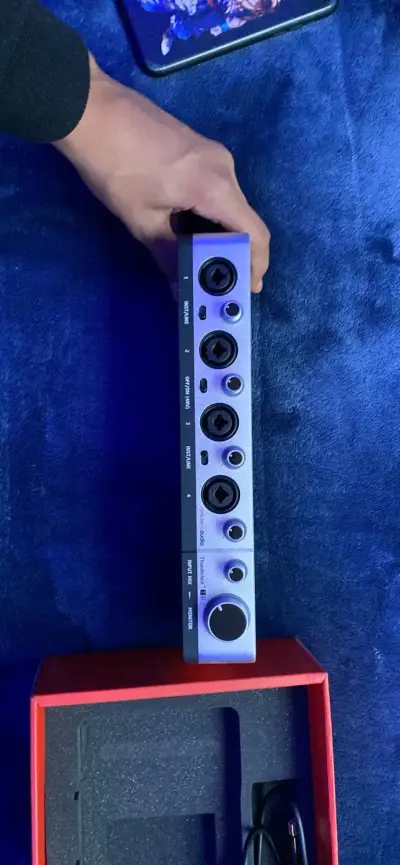 Interfaz de audio Thunderbolt - miniatura 1
