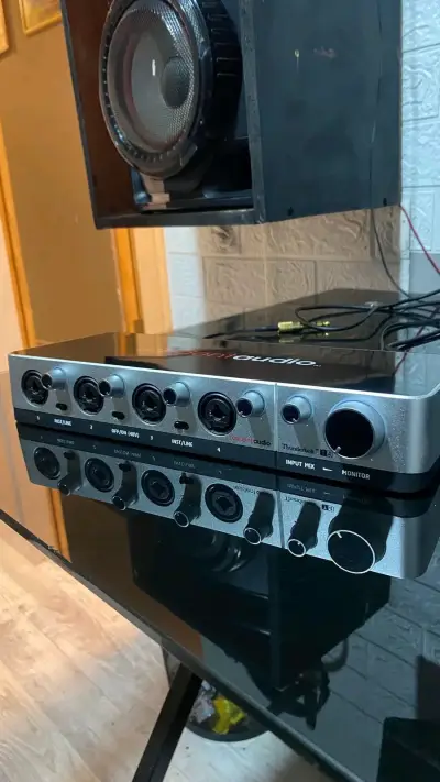 Interfaz de audio Thunderbolt - miniatura 3