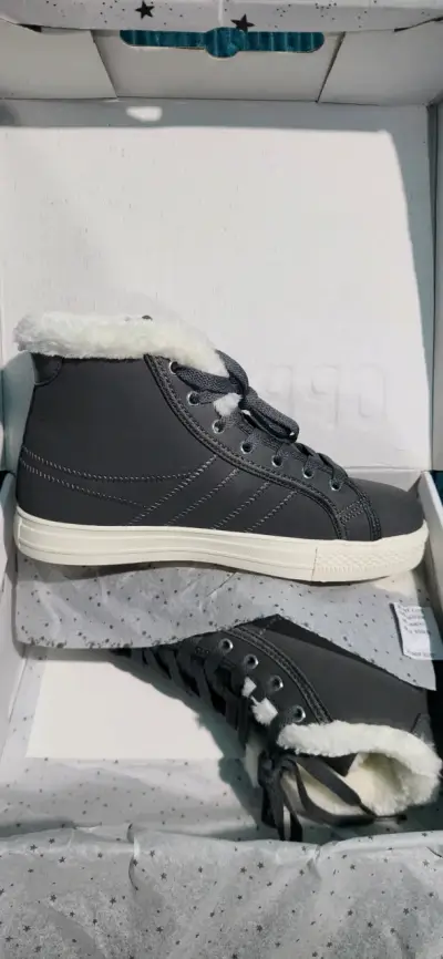 Zapatillas estilo botines grises forrados - miniatura 1