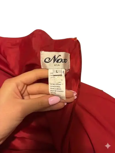 Vestido rojo elegante - miniatura 2