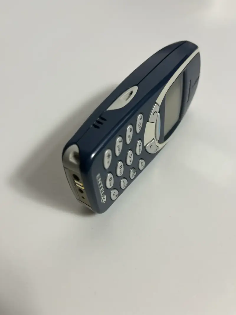 Teléfono celular clásico Nokia 3310 - 5