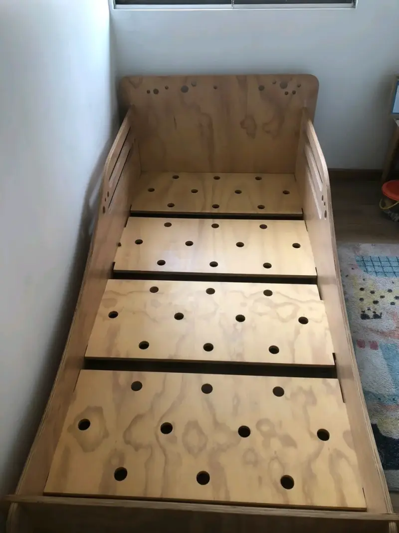 Cama de madera para niño - 1